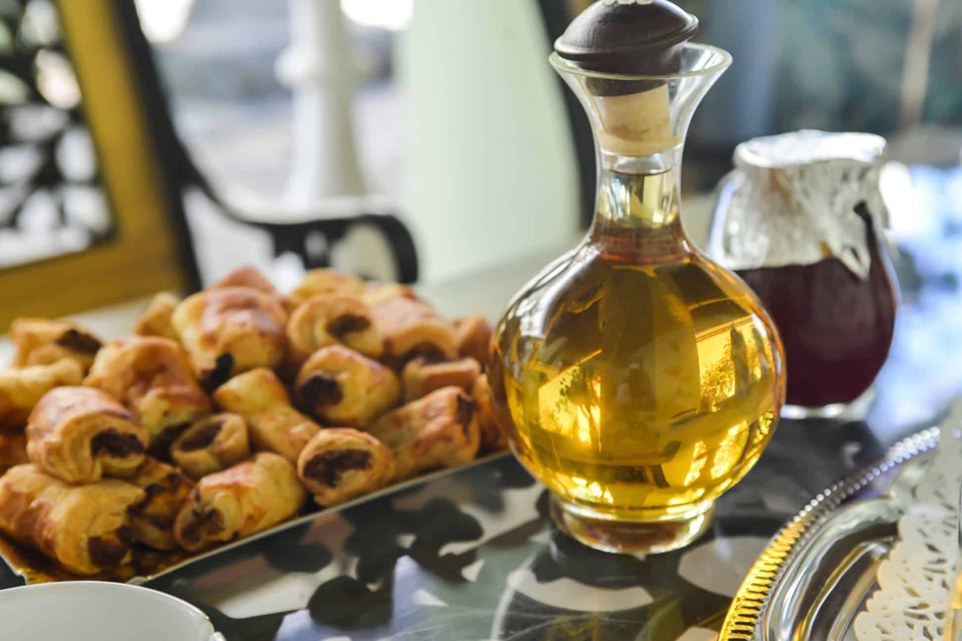 procesul-de-fabricare-a-tuicii-de-la-recoltarea-fructelor-la-distilare-1