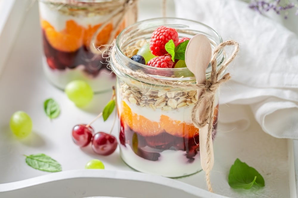 utilizarea-borcanelor-pentru-ambalarea-dulciurilor-o-modalitate-de-a-impresiona-clientii